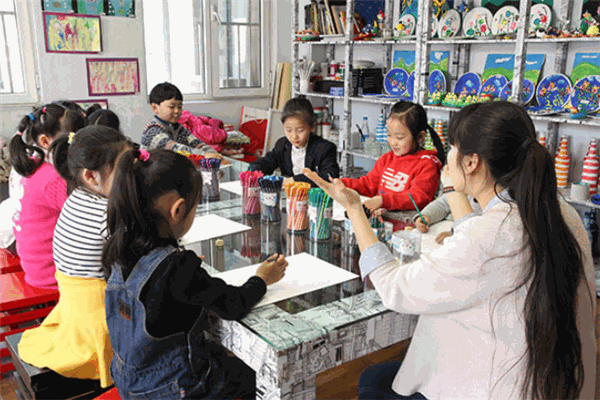 大嘴鸟少儿美术